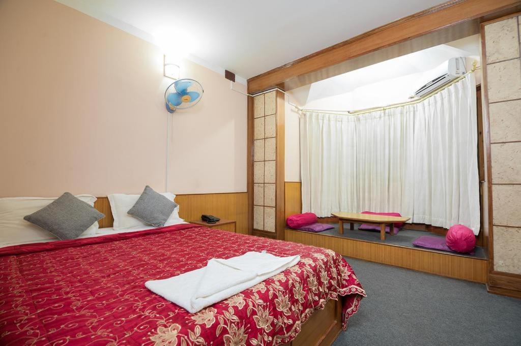 Hotel Candle Inn بوكْرا المظهر الخارجي الصورة